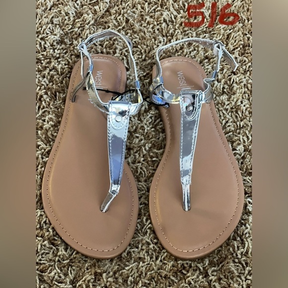 LADIES SZ 5/6 SILVER SANDALS - Picture 1 of 3